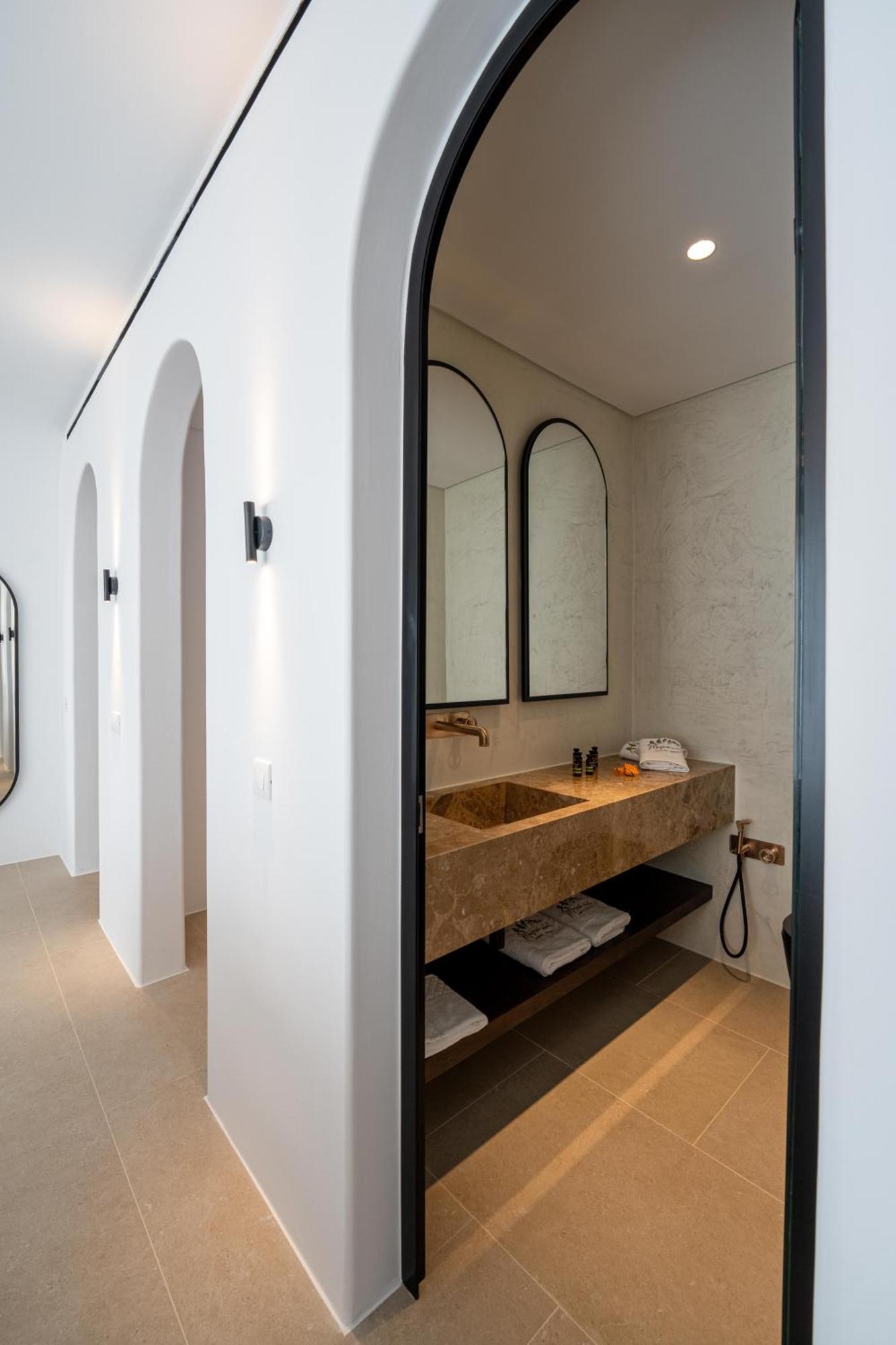 Muse Of Mykonos Luxury Suites Mykonos Town Exteriör bild